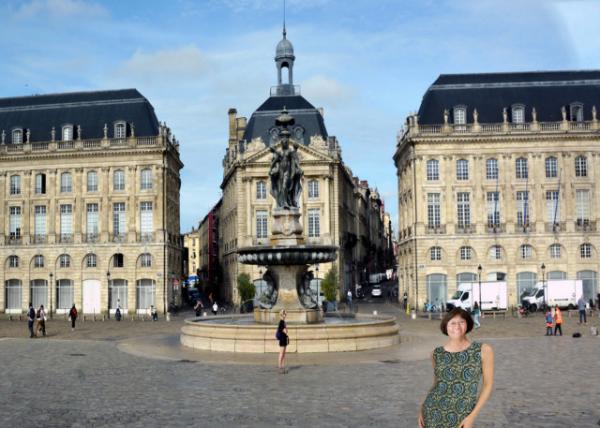 2024-06-17_04_Place de la Bourse w Palais de la Bourse (North), Hotel des Fermes (South), & Sculptures of Minerve for Art & Mercury for City in 18t.JPG