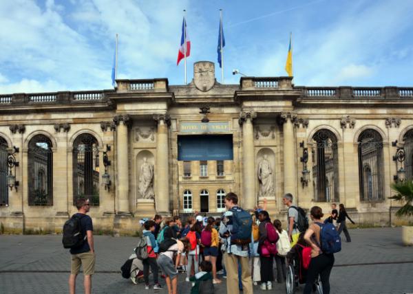 2024-06-17_11_Main Entrance of the Courtyard, the Place de l'Hôtel de Ville (then Place de Grve) was the setting of the very first execution w the.JPG