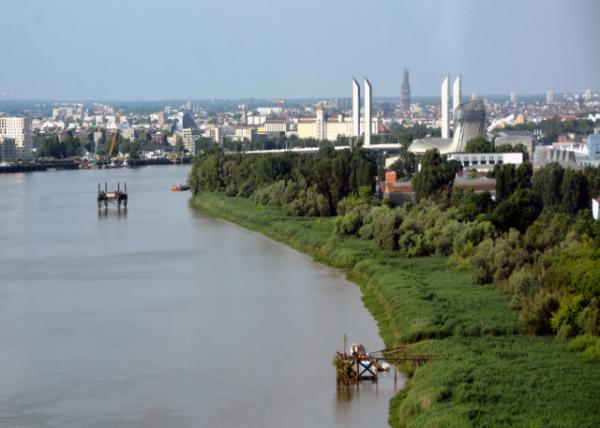 2024-06-17_35_Garonne River Flowing from the Central Spanish Pyrenees to the Gironde Estuary of Bordeaux0001.JPG