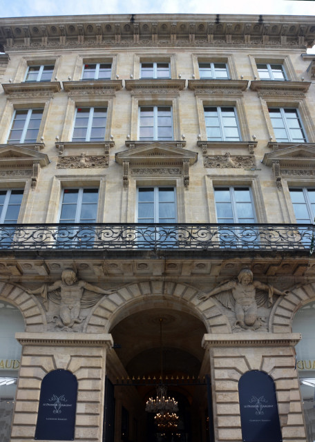 2024-06-17_18_Hotel Pichon_ the Stone Façade Decorated w Caryatids & Sculptures of Busts & Fruits (2nd and 3rd Levels)0001.JPG