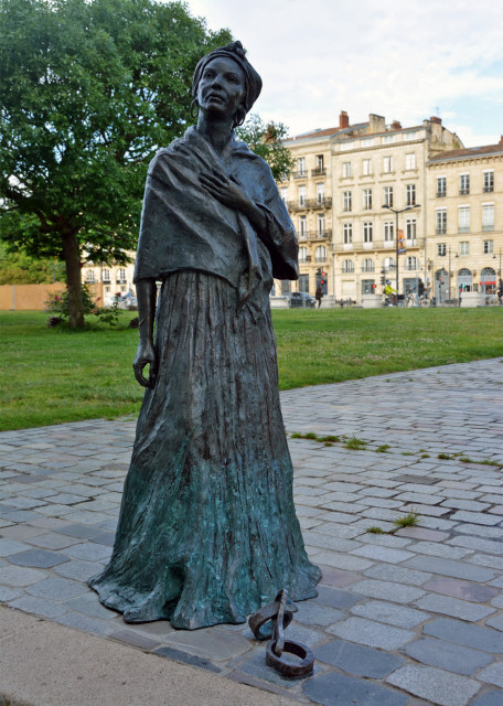 2024-06-17_04_Statue Marthe Adlaïde Modeste Testa, an Ethiopian Woman Enslaved, Purchased by Bordeaux Merchants & Subsequently Freed after Living.JPG