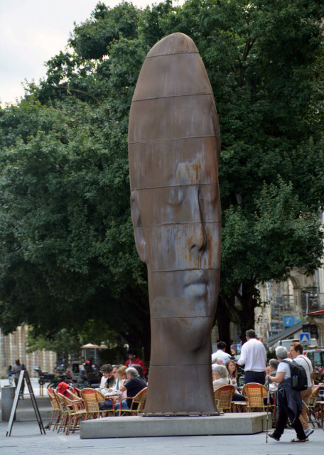 2024-06-17_49_Place de la Comdie_Jaume Plensas Stunning Sculpture of Larger-Than-Life0001.JPG