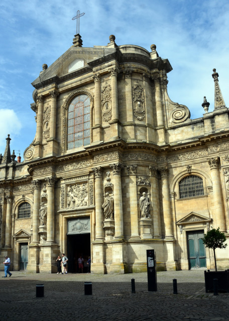 2024-06-17_54_Church of Our Lady of Bordeaux Built in a Baroque Style at the End of the 17th Century w the Statuary-Adorned West Front of a Masterp.JPG