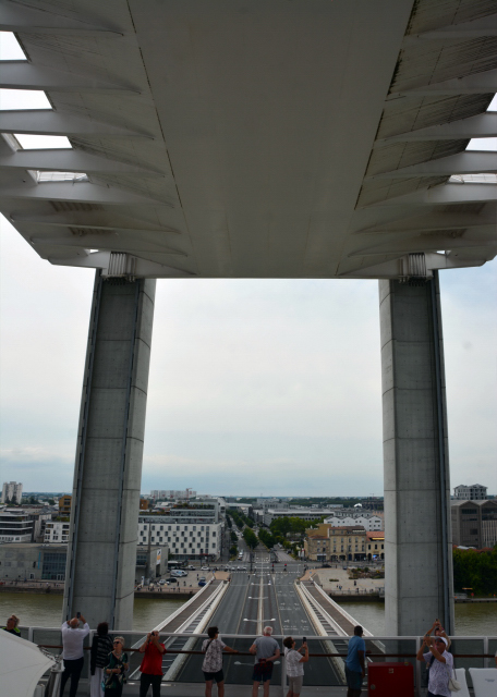 2024-06-18_04_Underpass of Pont Jacques Chaban Delmas0001.JPG