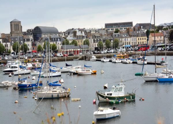 2024-06-19_59_View of Concarneau w the Old & New Saint-Guenole Church0001.JPG