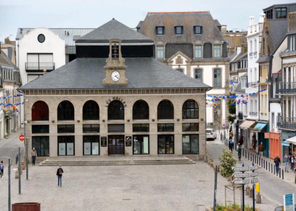 2024-06-19_19_Les Halles Market w Regional Breton Cuisine & Local Delicacies-10001.JPG