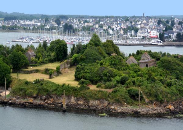 2024-06-19_09_Fort de Pen-Man originated during the 7 Years' War (1756-1763) in the need to occupy this point to prevent an enemy from settling there.JPG