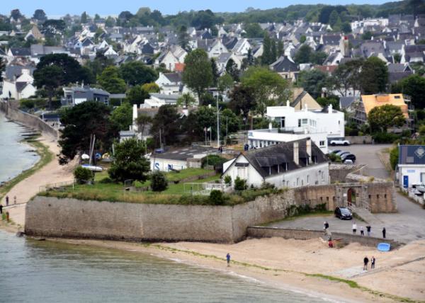 2024-06-19_104_Fort Kernevel, a Redoubt Built in the 18th Century, Facing the Citadel of Port-Louis in Completing the Defensive System @ the Entran.JPG