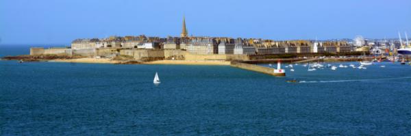 2024-06-20_14_Môle des Noires or Mole of the Blacks_ a 500-Meter Long Pier Served as a Breakwater & a Docking place for Boats0001.JPG