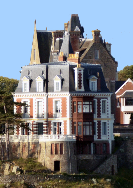 2024-06-20_13_Les Roches Brunes Built in 1893_ the Only Louis XIII Style Bldg0001.JPG