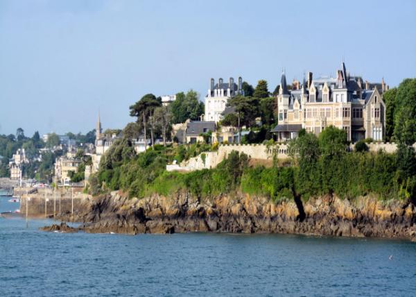 2024-06-20_09_Villa La Garde_ Neo-Gothic English House Built on the Tip of the Moulinet for Jacques Hennessy in 1897-18980001.JPG