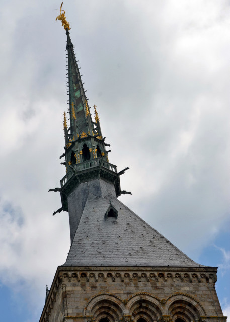 2024-06-20_02_Spire w a Statue of Archangel Michael Crowning the Church & Soaring to a Height of 157 Meters in 18790001.JPG