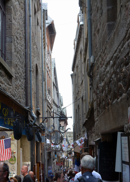 2024-06-20_12_Mont St Michel Single Street-30001.JPG