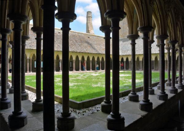 2024-06-20_39_Tranquil Cloister Emboding the Link between the People & God0001.JPG