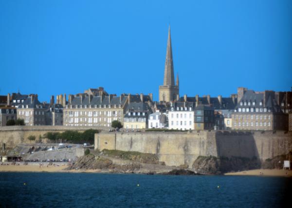 2024-06-20_02_Waterfront View of Beach_ Townhouses_ & Skyline-10001.JPG