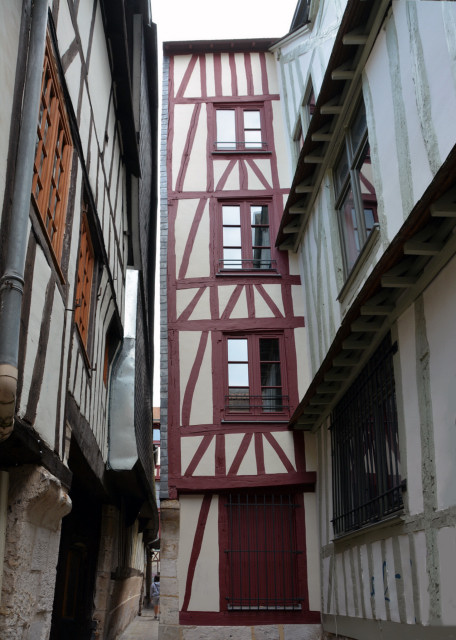 2024-06-21_67_Rue des Chanoines w Timber-Framed Bldgs0001.JPG