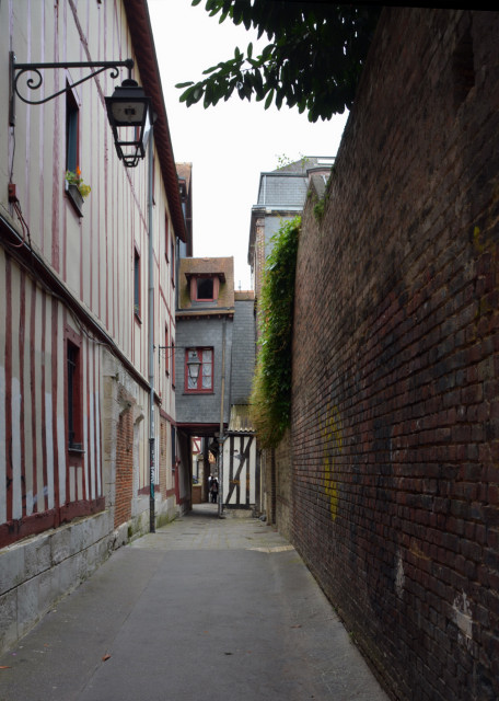 2024-06-21_68_Rue des Chanoines_ an Old Cozy Street w Timber Framing Houses0001.JPG