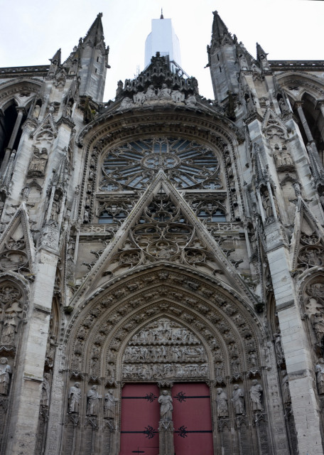 2024-06-21_08_Details of the Sculpture in the Voussures over the Portal of Notre-Dame0001.JPG