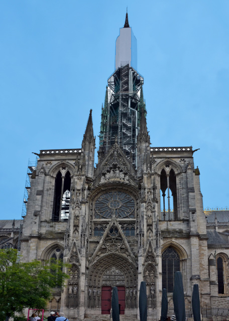 2024-06-21_04_Lantern Tower & Spire w Top of the Flche in Renovation_ the Highest Spire in France_ Erected in 18760001.JPG