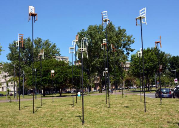 2024-06-21_45_Ave Foch & Blvd François I_A Series of Poles of Varying Sizes w chairs Salvaged from Various Districts0001.JPG