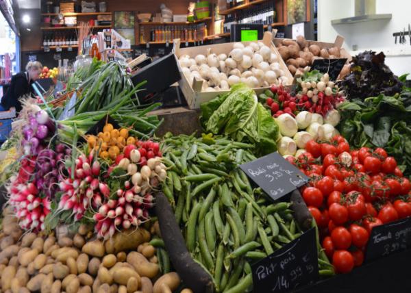 2024-06-21_53_Les Halles_Stand_ Fruit_ & Vegetable Stall on the Market0001.JPG