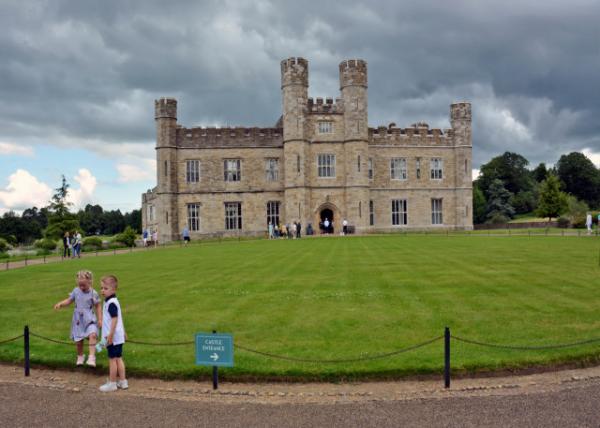 2024-06-22_16_Former Royal Residence & Home to Catherine of Aragon Completed in 1823 in the Tudor Style0001.JPG