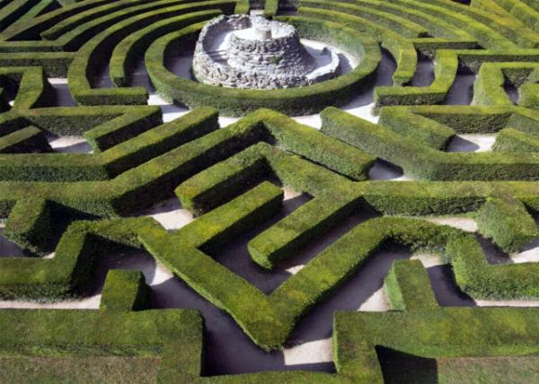 2024-06-22_Maze Constructed of 2_400 Yew Trees w the General Appearance of a Topiary Castle0001.JPG