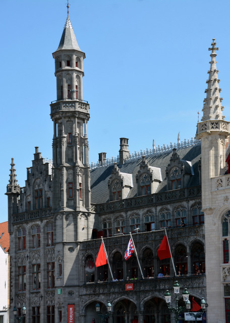 2024-06-23_103_Markt_Historium Brugge Facade_ a Museum Dedicated to the History of the Medieval City of Bruges w People around in Belgium0001.JPG