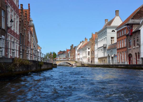 2024-06-23_137_Medieval Architecture along Serene Canals Shaping the Cityscape_ Often Referred to as Venice of the North0001.JPG