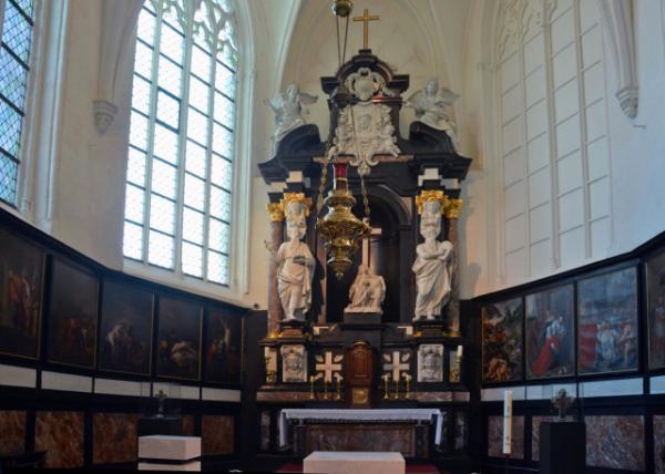 2024-06-23_205_A Magnificent Black Marble Altar w a Row of Famous Paintings from the Bible on Either Side0001.JPG