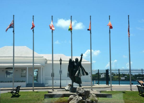 2024-08-08_44_Monument to Admiral George Somers_ 1st Settled_ Explored_ & Mapped Bermuda after the Chance wrecking of the Sea Venture in 16090001.JPG