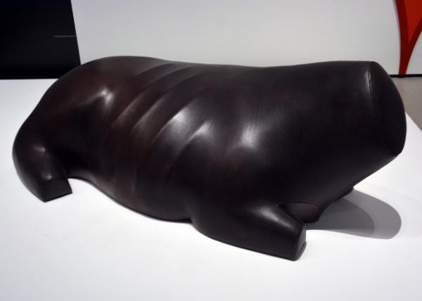 2024-10-19_55_Julia Lohmann Waltraud Cow-Bench 2004 Leather_ Foam_ & Wood0001.JPG