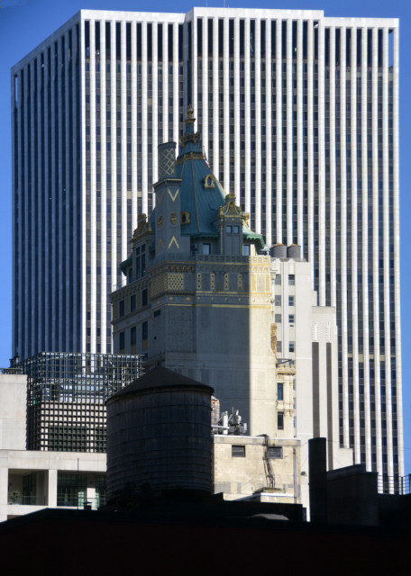 2024-10-19_184_Crown Bldg in French Renaissance @ 730 Fifth Avenue Completed in 1921, Formerly the Heckscher Bldg & Genesco Bldg0001.JPG