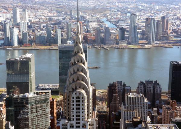 2024-12-14_47_Chrysler Bldg from The SUMMIT @ One Vanderbilt w the United Nations Headquarters in the Background0001.JPG