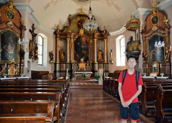 2017-07-05_St. Gilgen_St. Giles Catholic Parish_Nave-20001.JPG