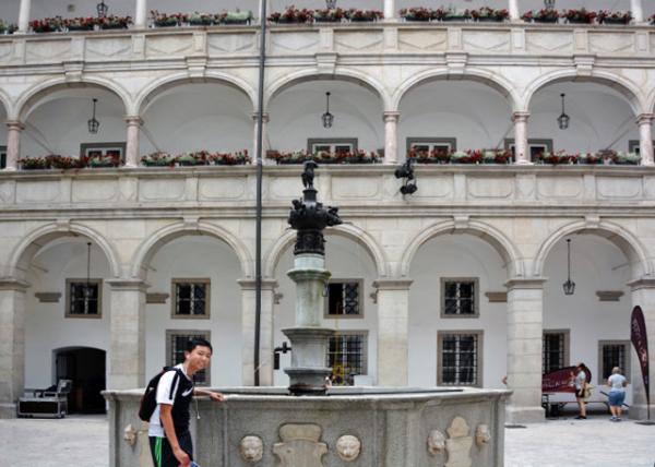 2017-07-07_Mariendom_Courtyard ͥԺ0001.JPG