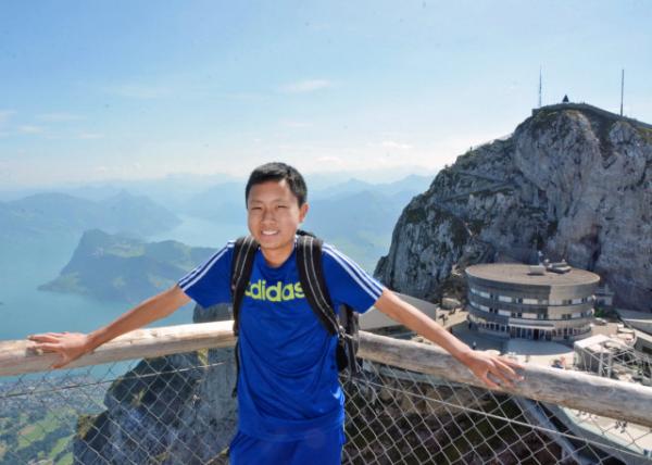 2017-08-24_Hotel Bellevue Pilatus w Esel or Donkey Summit in the Background άƤͼ˹Ƶ¿-20001.JPG