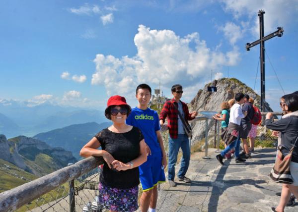 2017-08-24_Pilatus Summit Cross on Oberhaupt Summit (2105m) w the Tomlishorn (2128 m) in the Background0001.JPG