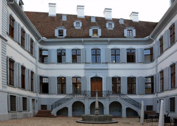 2017-08-23_Fountain in the Court of the State Archives or KESB Government Office ҵݡȪ-10001.JPG