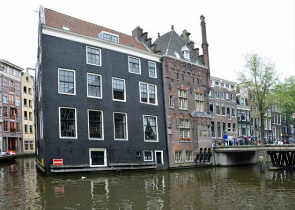 2017-08-15_Bldg_Vredenburgh Sticks into the Water ׵ǱҼ0001.JPG