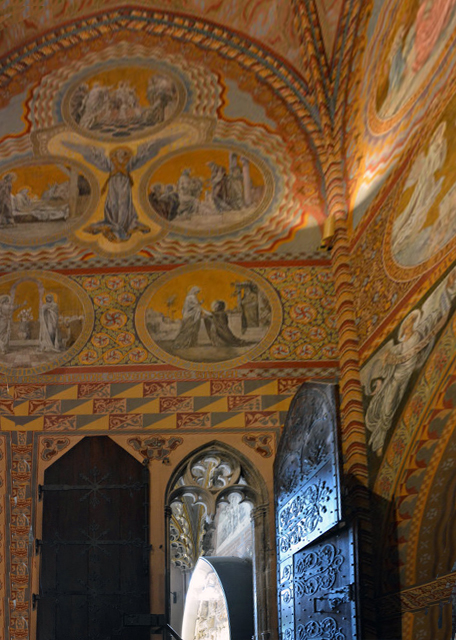 2017-07-11_Matthias Church_Asymmetrical Doorway ǶԳ0001.JPG