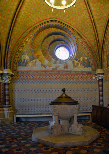 2017-07-11_Matthias Church_Round Window @ Bla Tower Bottom-10001.JPG