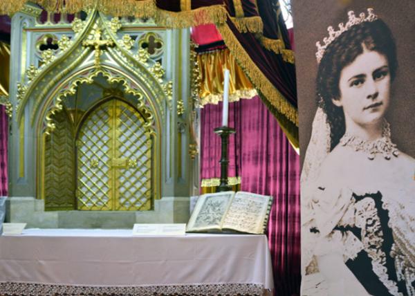 2017-07-11_Matthias Church_Sissi, Empress Elisabeth of Austria 繫µŮɯ-20001.JPG