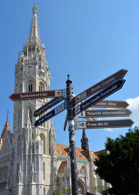 2017-07-11_Holy Trinity Square_Signpost λһ㳡·0001.JPG
