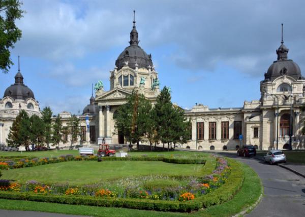 2017-07-11_Szchenyi Thermal Bath Ȫԡ-10001.JPG