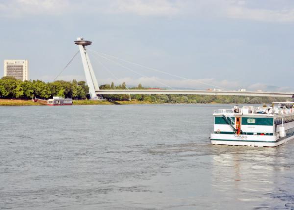 2017-07-10_Bridge of the Slovak National Uprising ˹工-20001.JPG