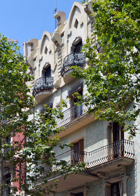 2018-07-22_Facade of Old Building-60001.JPG