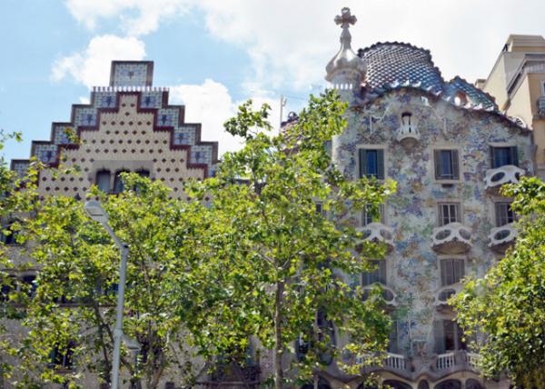 2018-07-22_Passeig de Gracia_Casa Amatller & Casa Batll0001.JPG