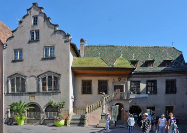 2017-08-22_Old Custom House or Koïfhus_Renaissance Portal of West Side in 1480 1480ĺش¥0001.JPG