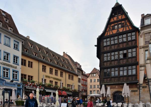 2017-08-21_Place de la Cathdrale ù㳡-30001.JPG